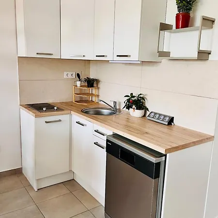 Two-storey Close To Downtown *