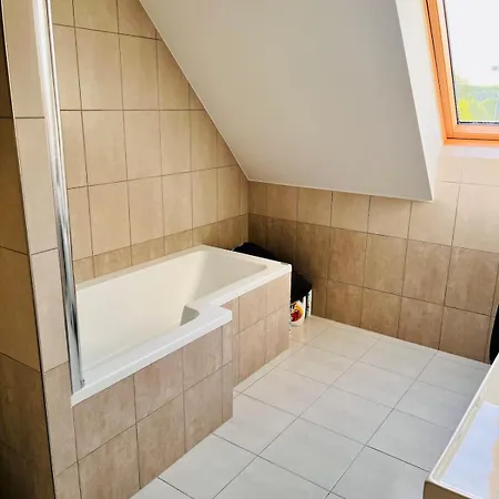 Two-storey Close To Downtown * Ráb