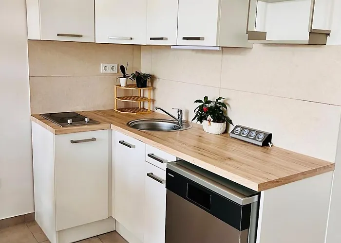 Two-storey Close To Downtown *