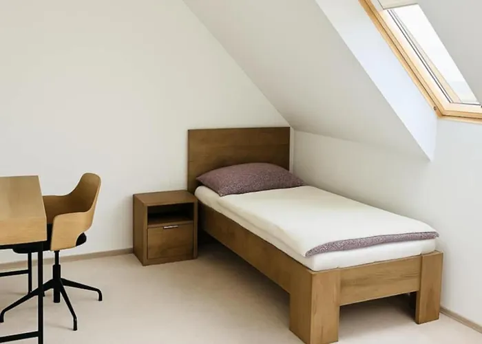 Two-storey Close To Downtown